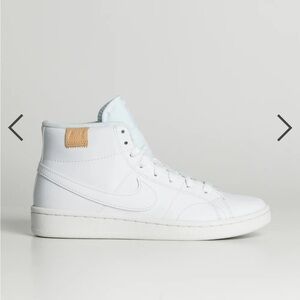 New - Nike court Royale 2. Size 8.5